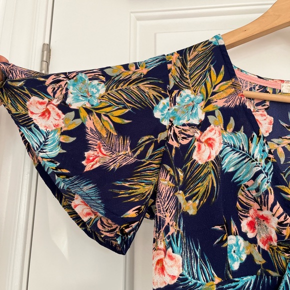 3/$30 Rewind S V-Neck Tie Front Floral Top with Elastic Back - Picture 2 of 6